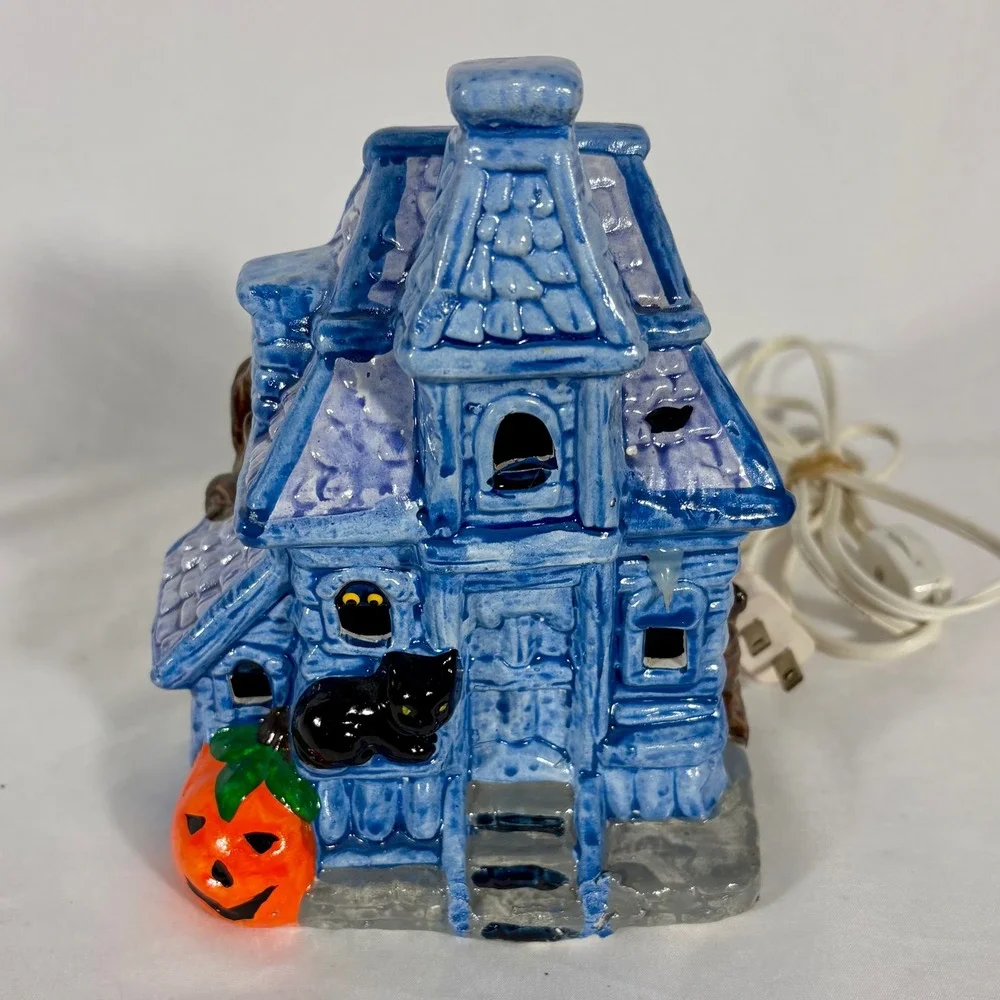 Vintage 1987 Casper Friendly Ghost Haunted House Ceramic Light Halloween Harvey